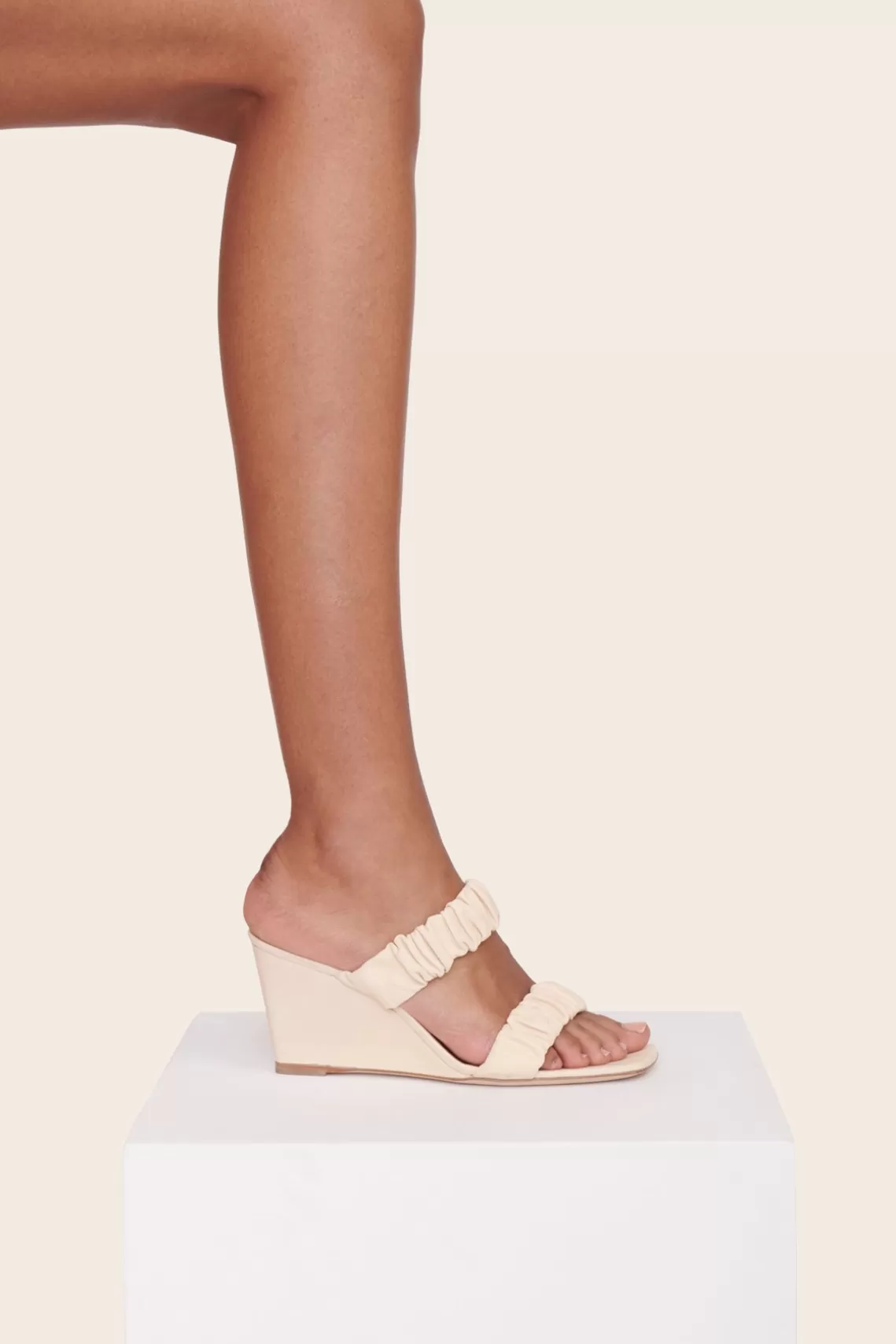 SHOES STAUD - FRANKIE WEDGE CREAM